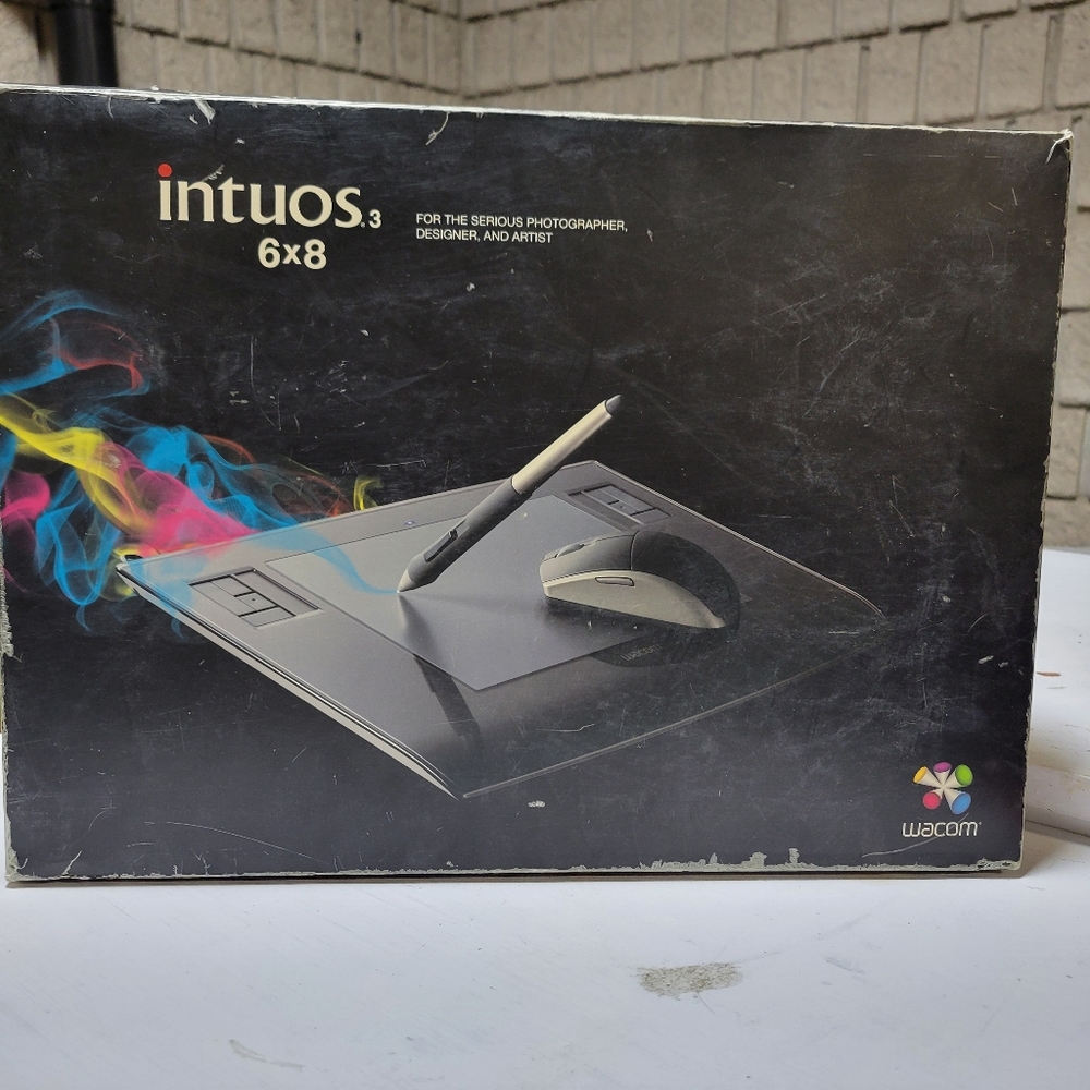 Wacom intuos3 9x12 Graphics Pen Tablet W/ Pen And Mouse